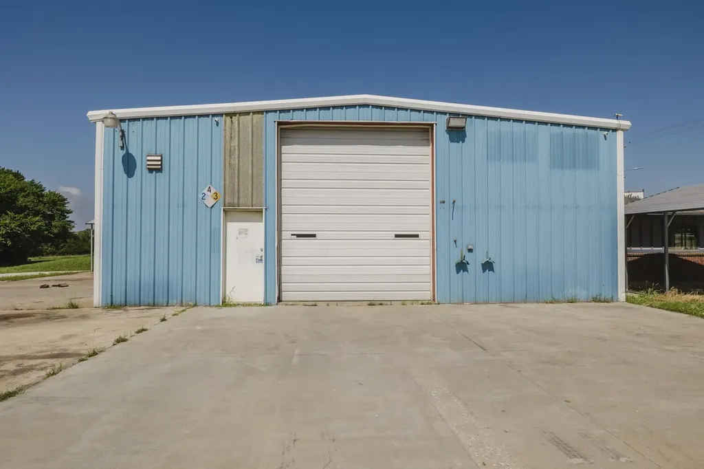 3315 E Central Winfield KS 67156