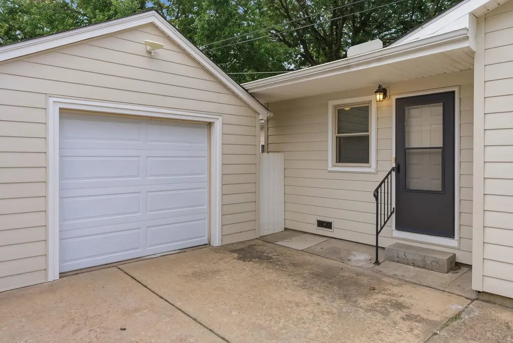 2908 S Millwood Wichita KS 67217