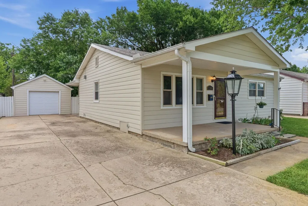 2908 S Millwood Wichita KS 67217