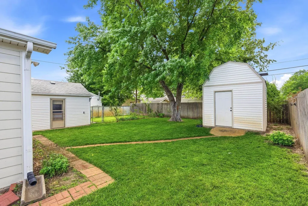 2908 S Millwood Wichita KS 67217