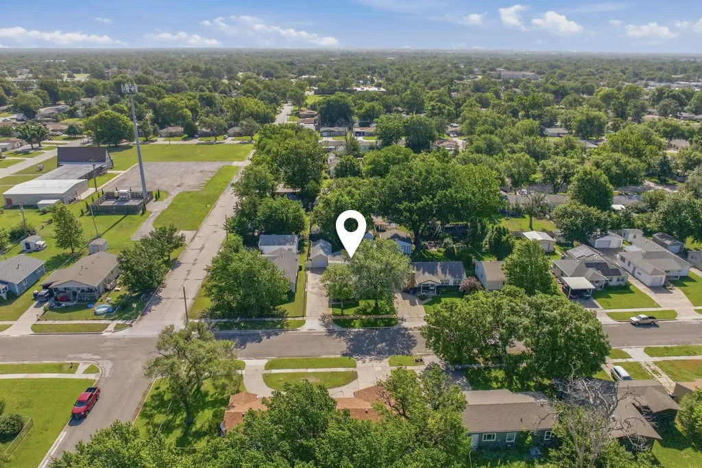 2908 S Millwood Wichita KS 67217