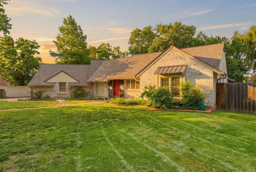 102 S Bonnie Brae Wichita KS 67207