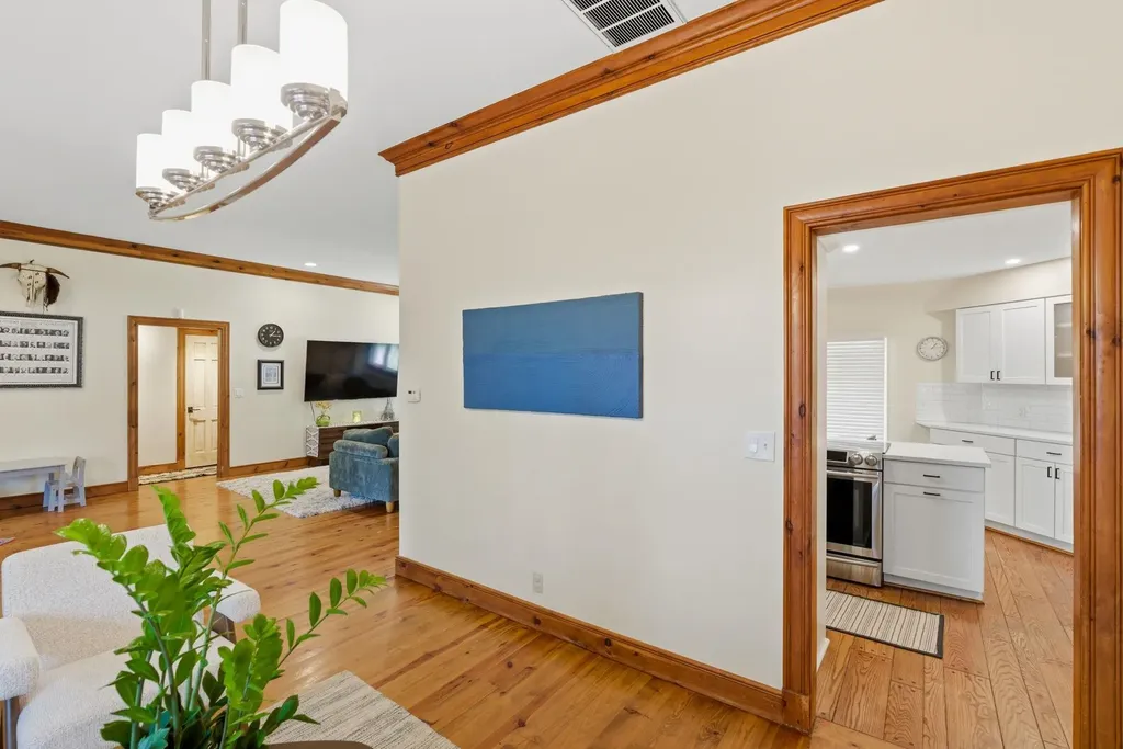 102 S Bonnie Brae Wichita KS 67207