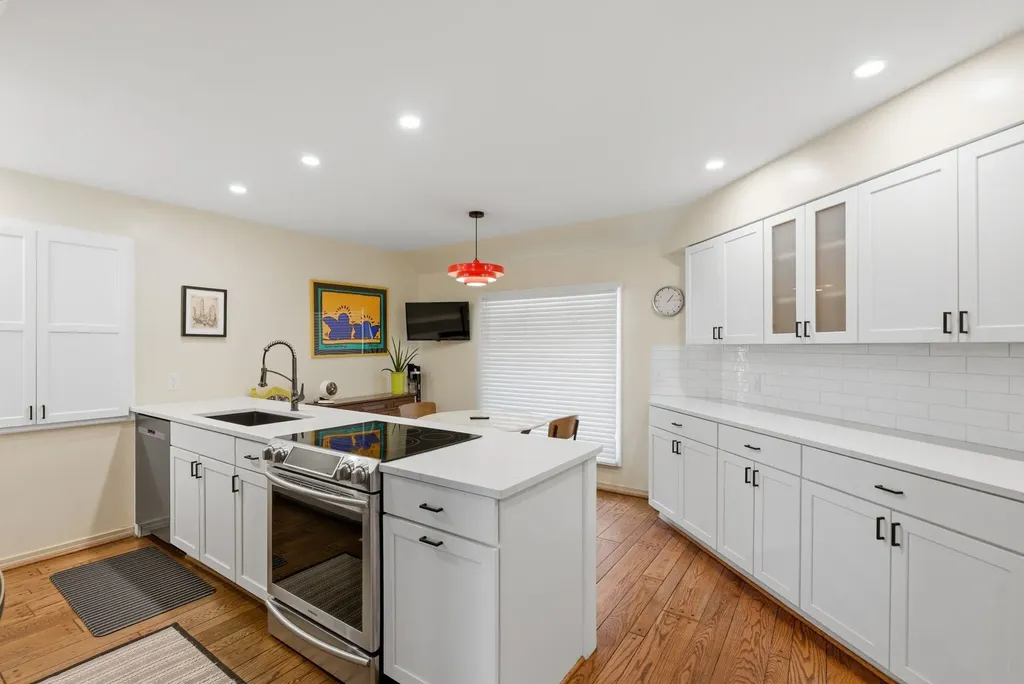 102 S Bonnie Brae Wichita KS 67207
