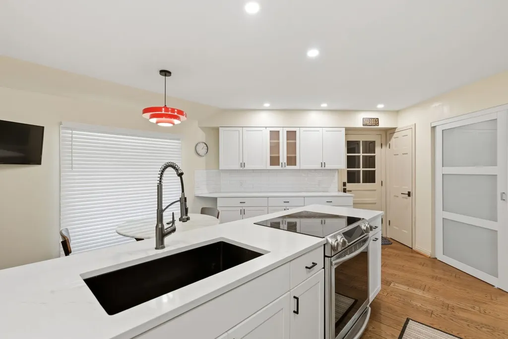 102 S Bonnie Brae Wichita KS 67207