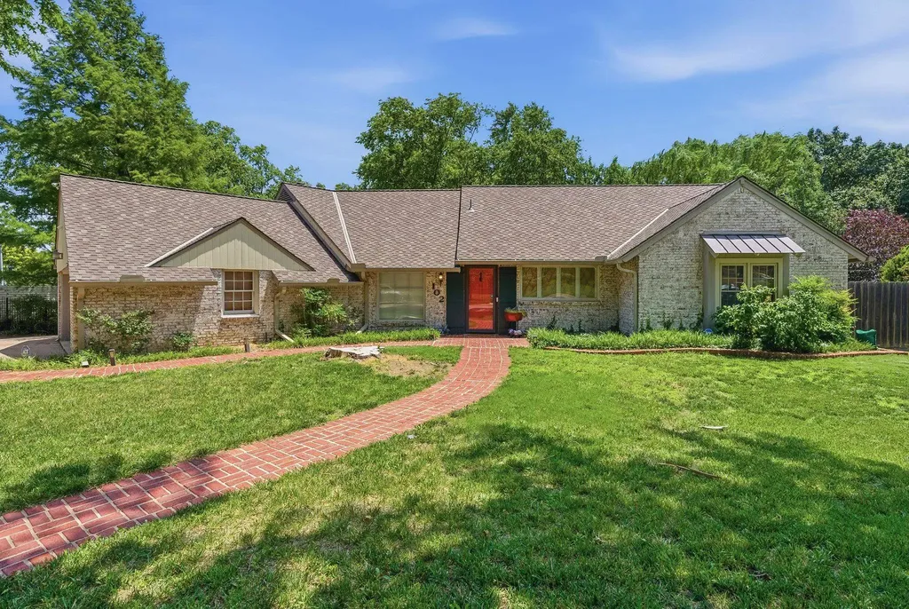 102 S Bonnie Brae Wichita KS 67207