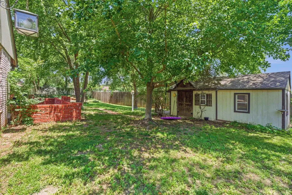102 S Bonnie Brae Wichita KS 67207