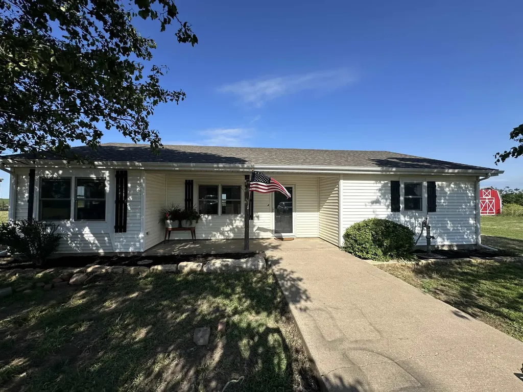 1476 SE Grant Road El Dorado KS 67402