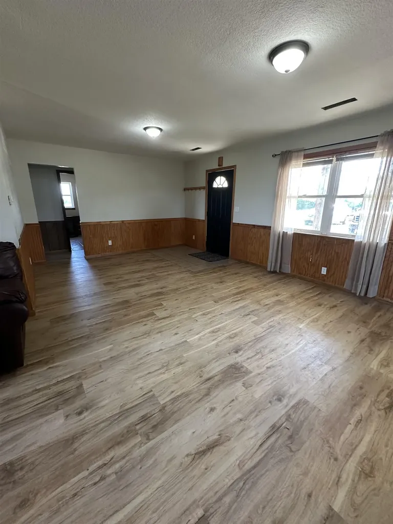 1476 SE Grant Road El Dorado KS 67402