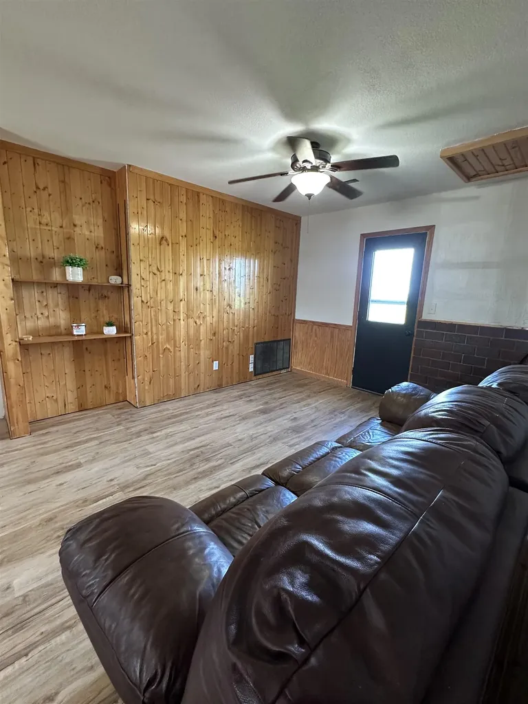 1476 SE Grant Road El Dorado KS 67402