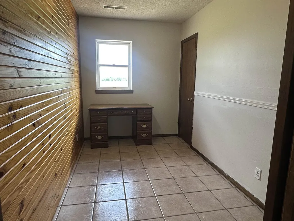 1476 SE Grant Road El Dorado KS 67402