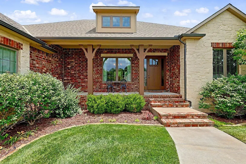 1610 N Graystone Wichita KS 67230
