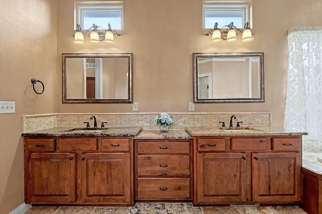 1610 N Graystone Wichita KS 67230