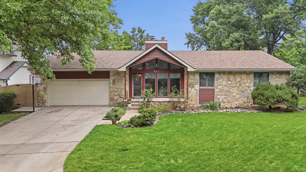 931 N Toh N Hah Court Wichita KS 67212