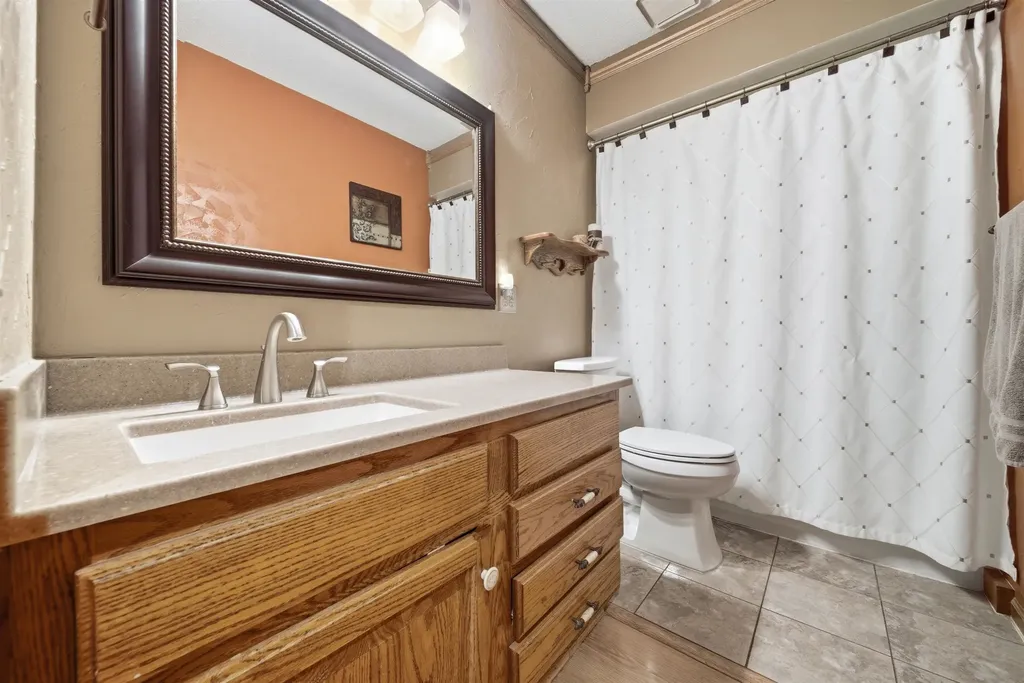 931 N Toh N Hah Court Wichita KS 67212