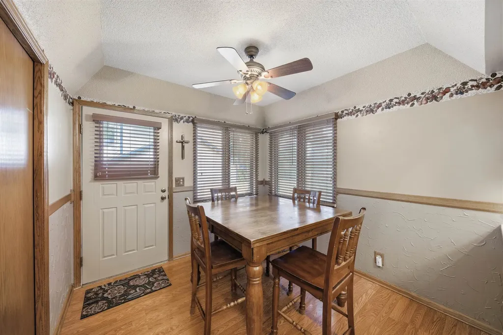 931 N Toh N Hah Court Wichita KS 67212
