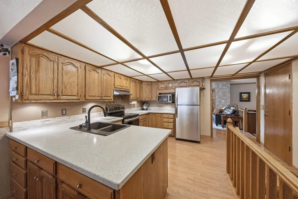 931 N Toh N Hah Court Wichita KS 67212