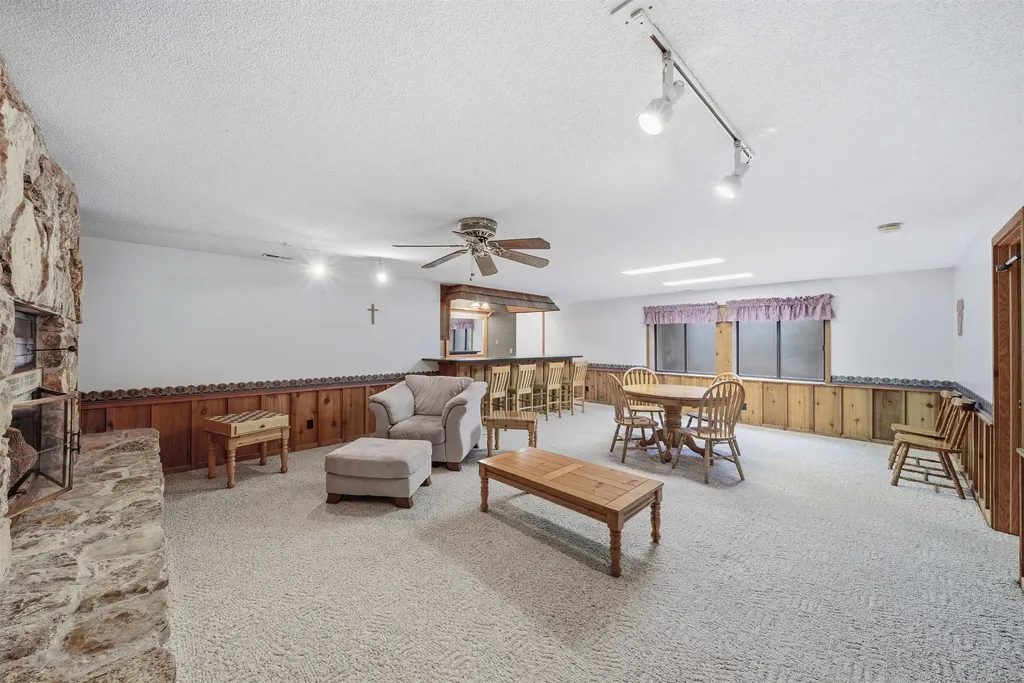 931 N Toh N Hah Court Wichita KS 67212
