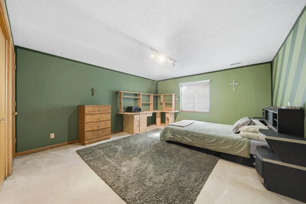 931 N Toh N Hah Court Wichita KS 67212