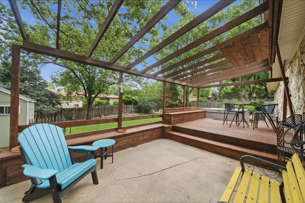 931 N Toh N Hah Court Wichita KS 67212