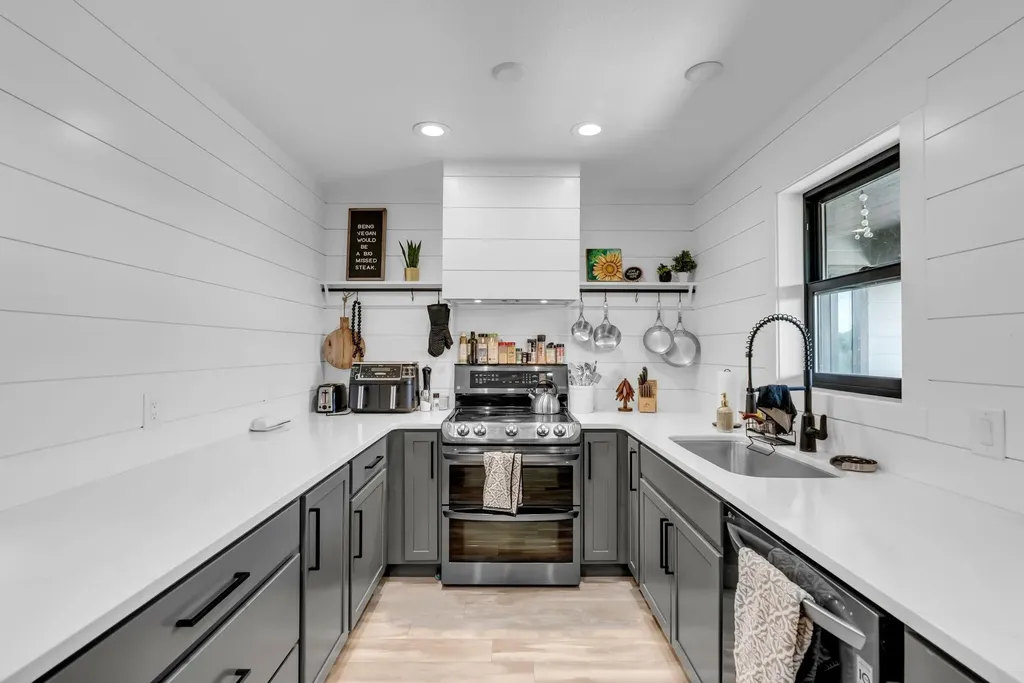 6330 SE 84th Street Newton KS 67114