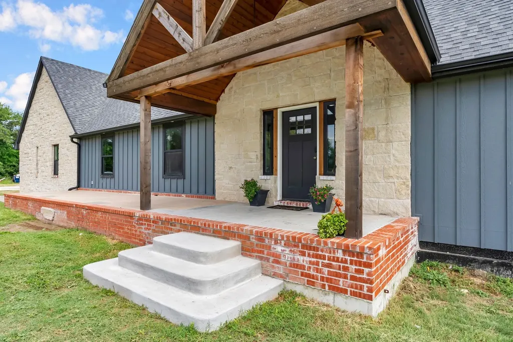 6330 SE 84th Street Newton KS 67114