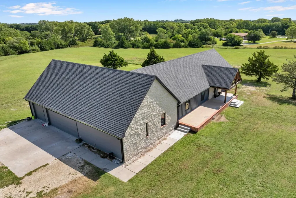 6330 SE 84th Street Newton KS 67114
