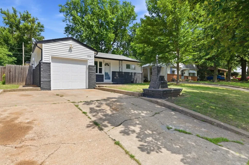 2308 S Belmont Avenue Wichita KS 67218