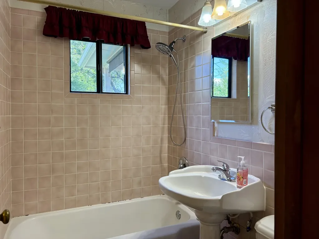 1217 W Stillwell Wichita KS 67213