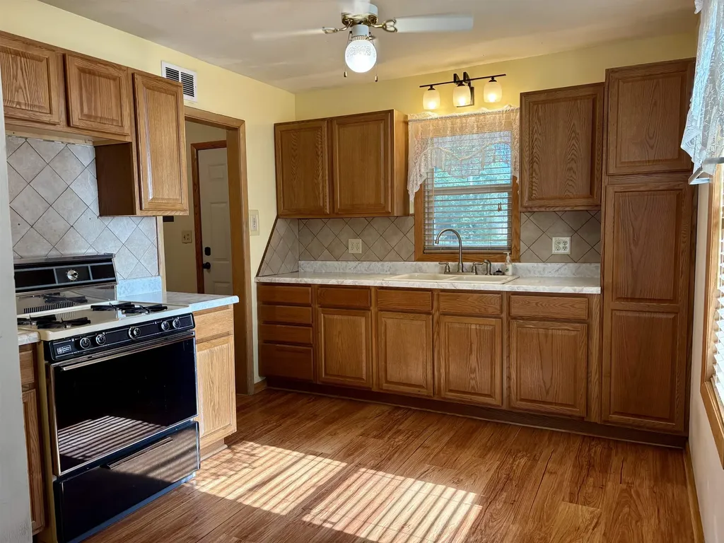 1217 W Stillwell Wichita KS 67213