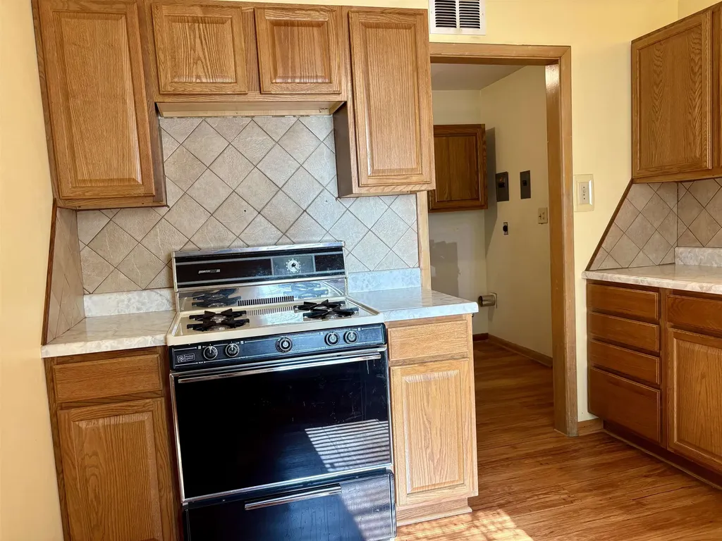 1217 W Stillwell Wichita KS 67213