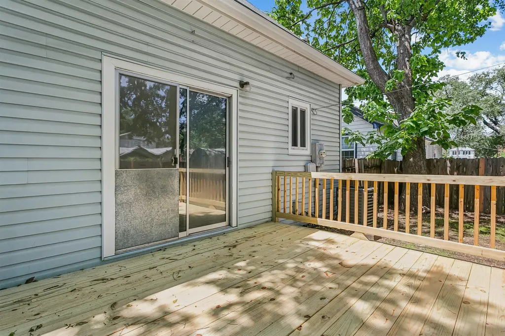 132 S Green Wichita KS 67211