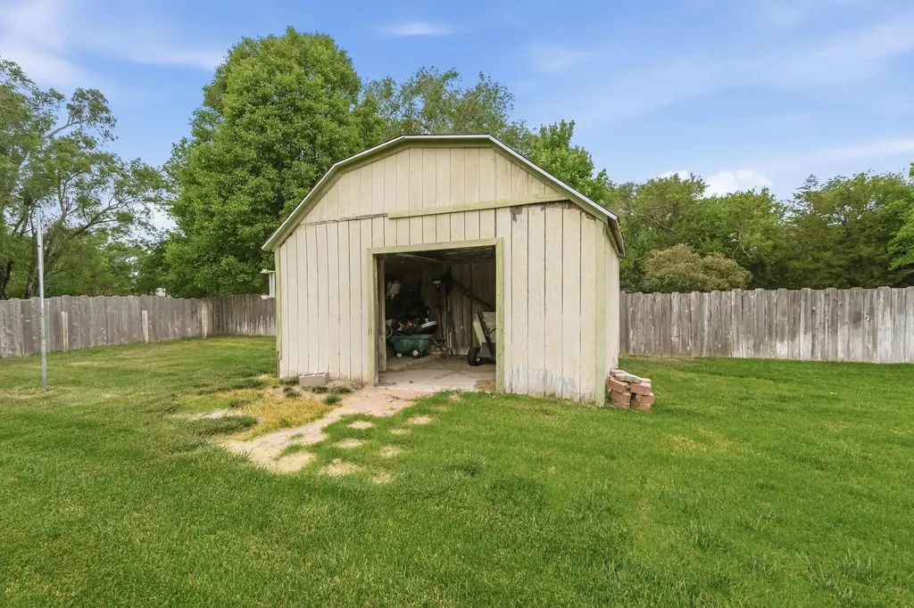 6533 N Rico Road Wichita KS 67204