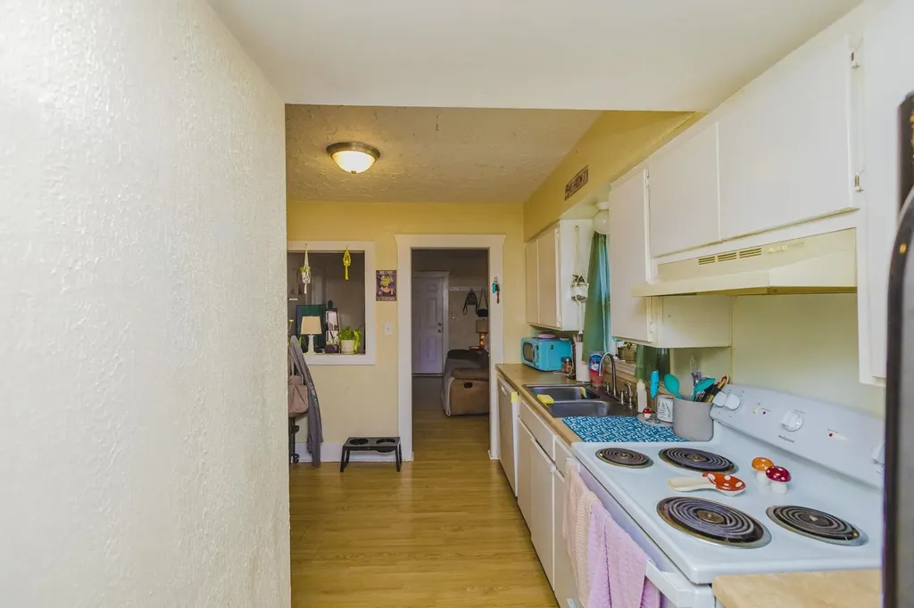 253 N Fern Wichita KS 67203