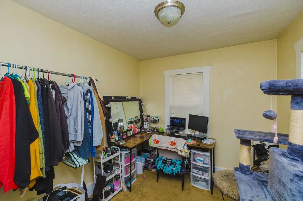 253 N Fern Wichita KS 67203