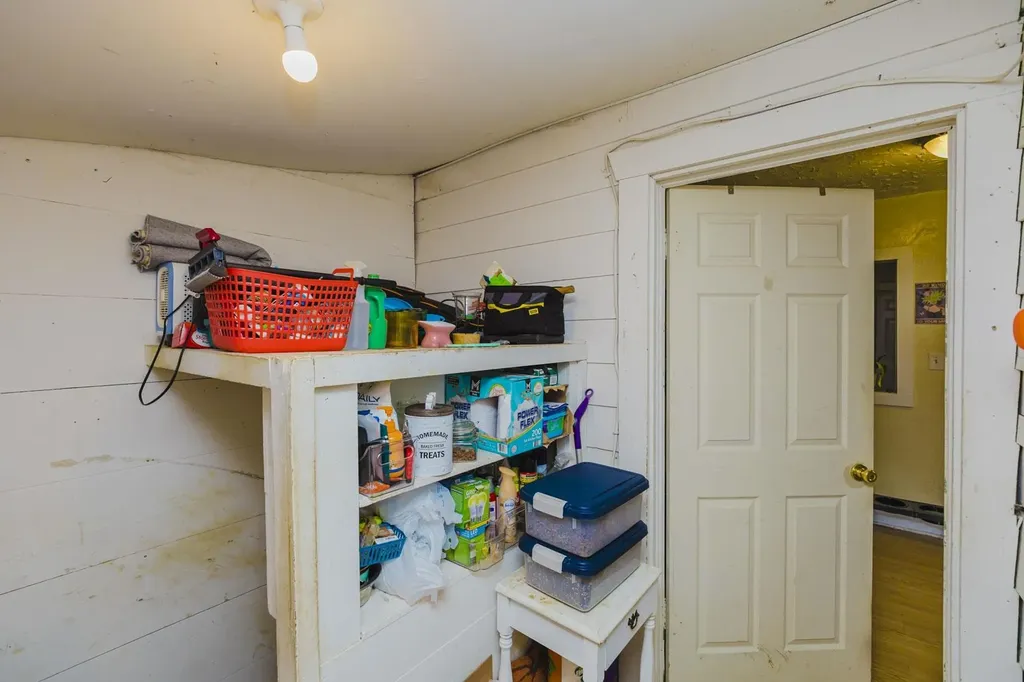 253 N Fern Wichita KS 67203