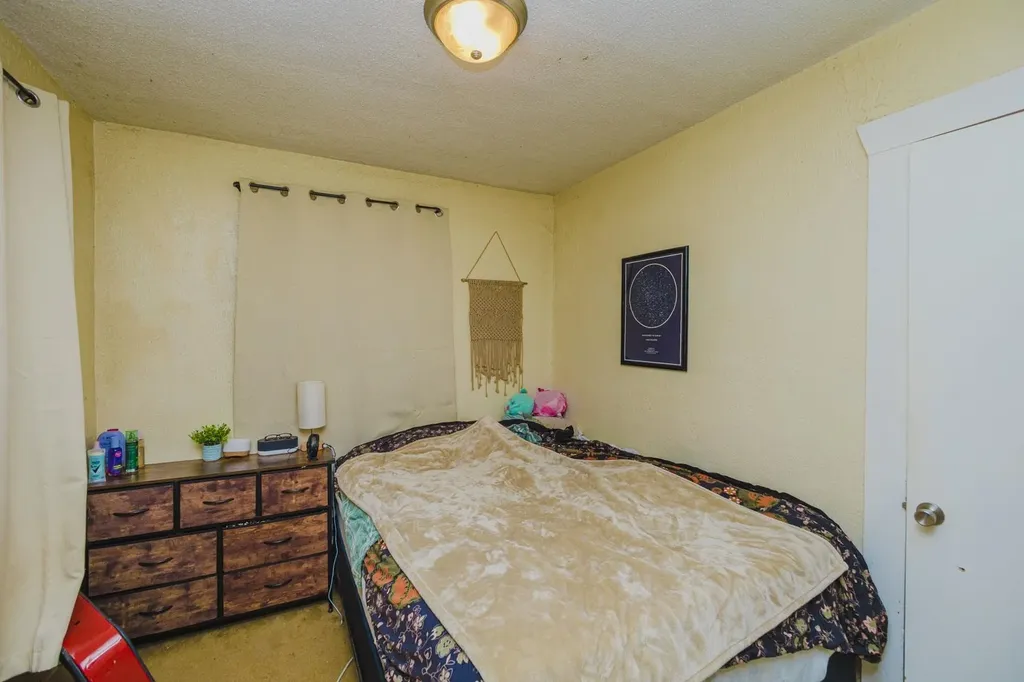253 N Fern Wichita KS 67203