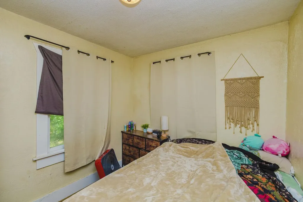 253 N Fern Wichita KS 67203