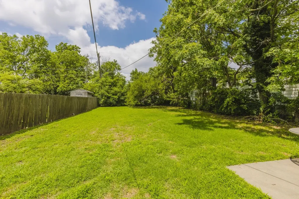 253 N Fern Wichita KS 67203