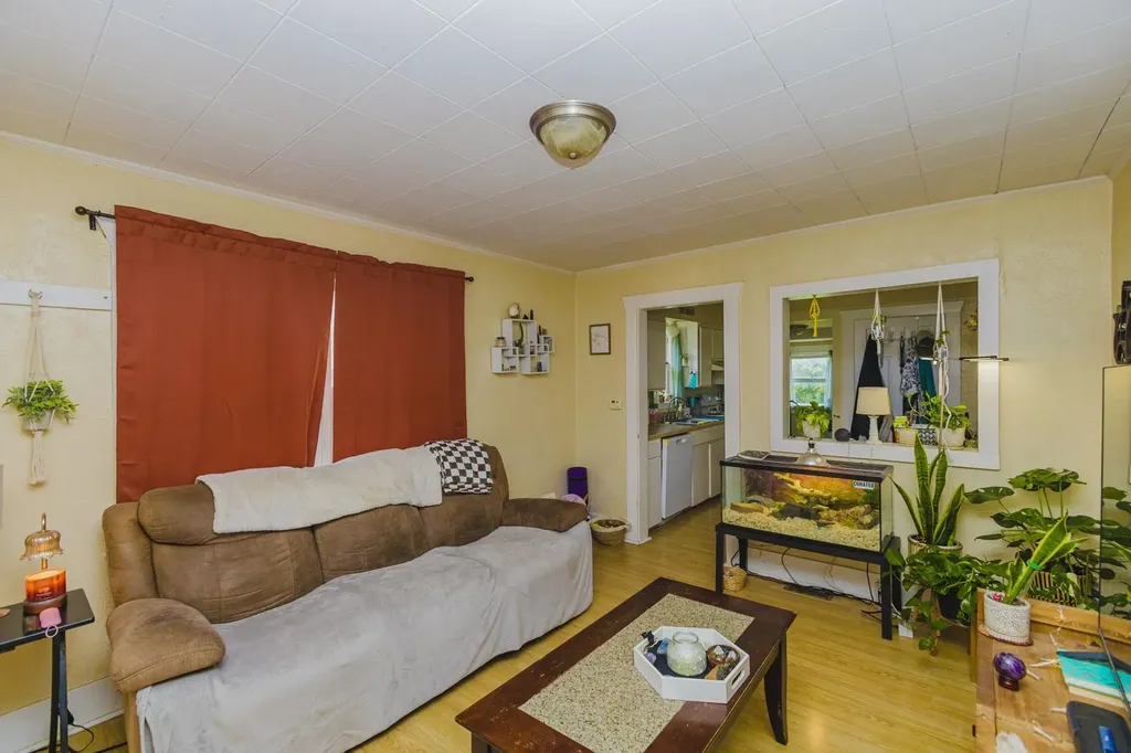 253 N Fern Wichita KS 67203