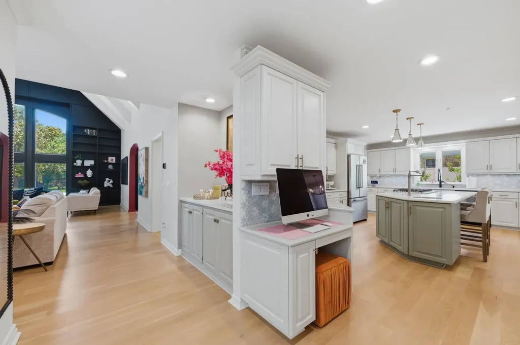 24 E Douglas Avenue Eastborough KS 67206