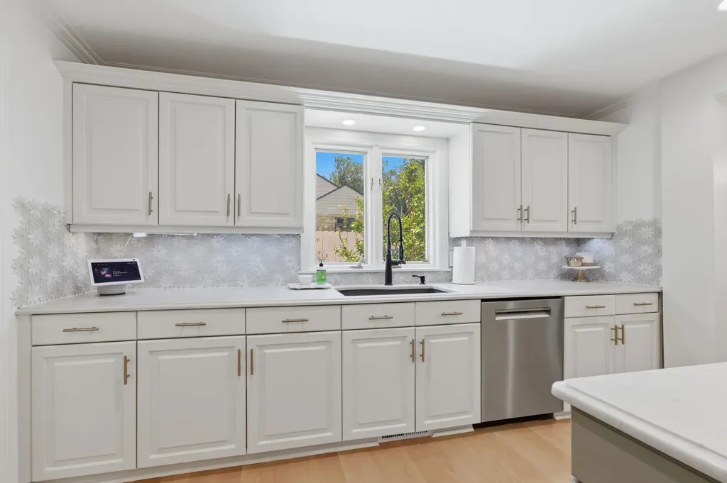 24 E Douglas Avenue Eastborough KS 67206