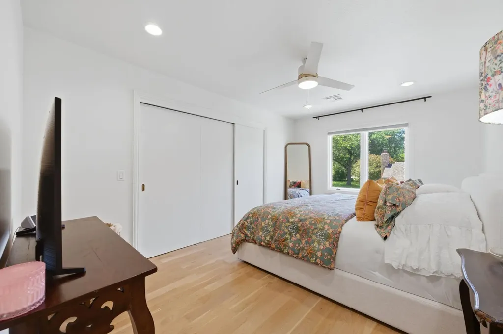 24 E Douglas Avenue Eastborough KS 67206