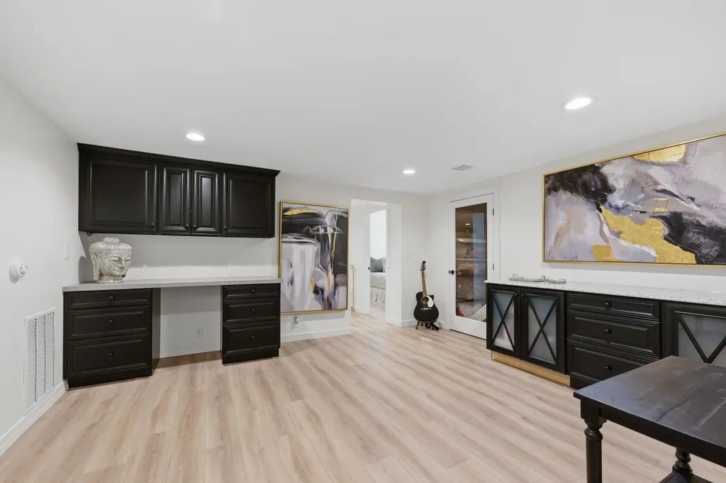 24 E Douglas Avenue Eastborough KS 67206