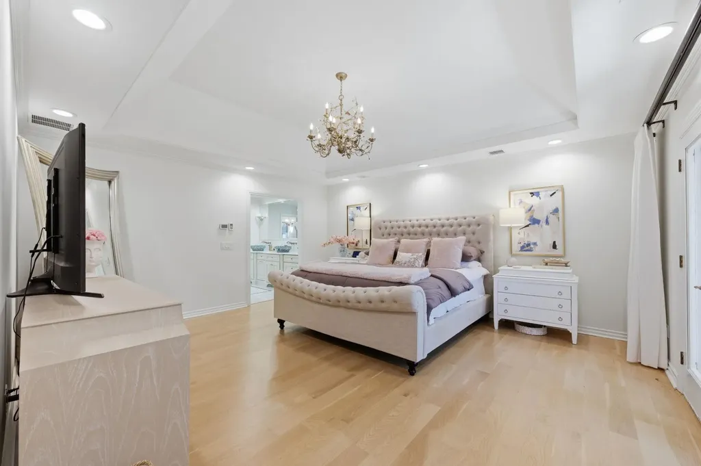 24 E Douglas Avenue Eastborough KS 67206