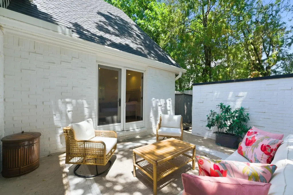 24 E Douglas Avenue Eastborough KS 67206