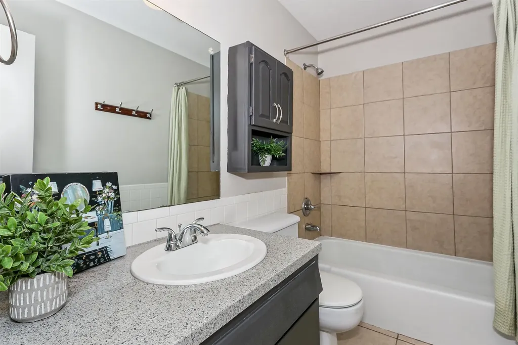 534 N Richmond Avenue Wichita KS 67203
