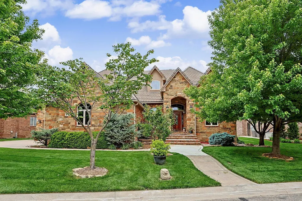 226 E Prairie Point Court Andover KS 67002