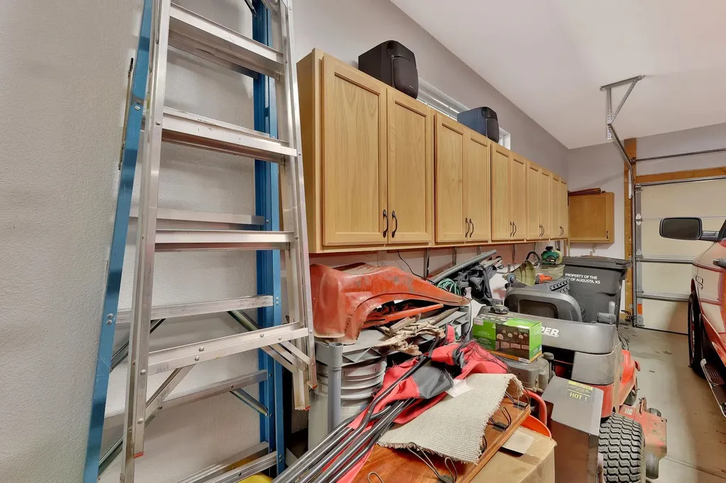 3019 Rocky Ridge Street Augusta KS 67010