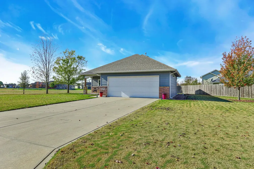 3019 Rocky Ridge Street Augusta KS 67010